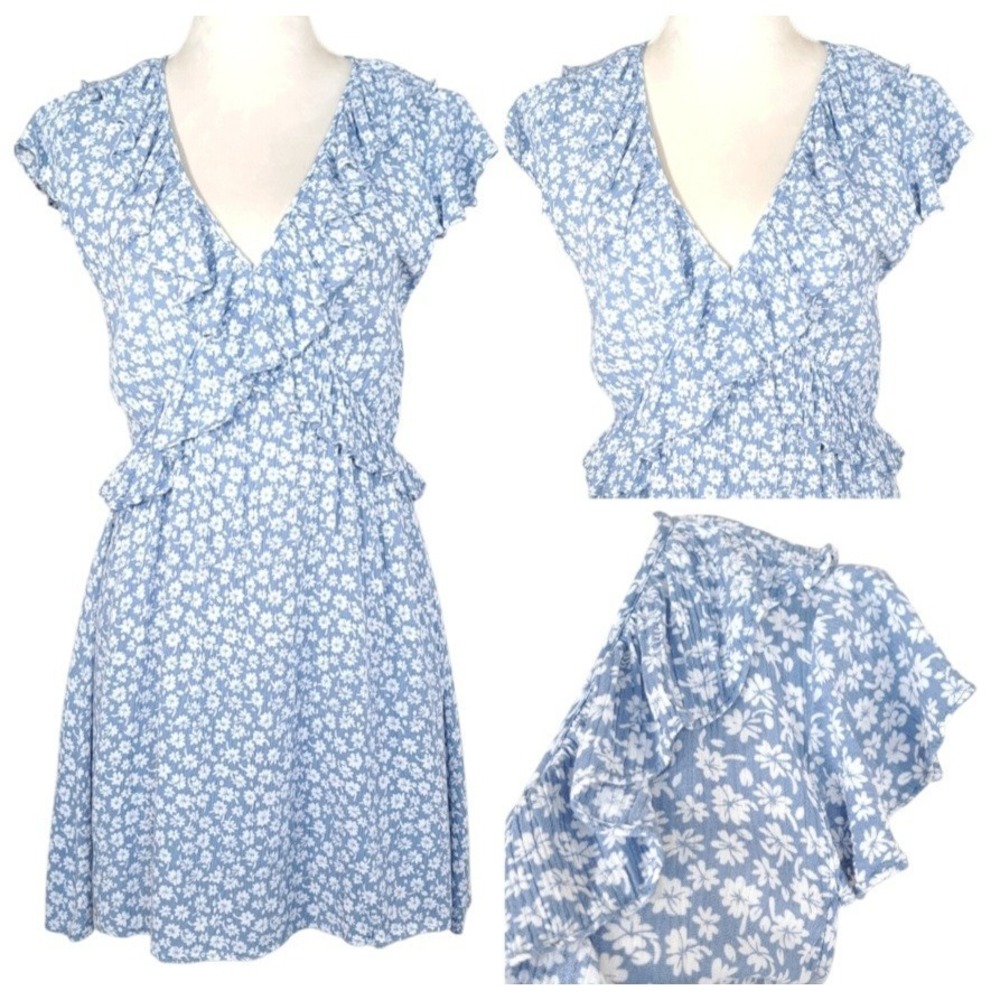 En Creme Dress Size M Blue Floral Ruffle Wrap Style Rayon Lined Cottagecore